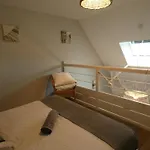 De La Cour Nocleg ze śniadaniem 4*