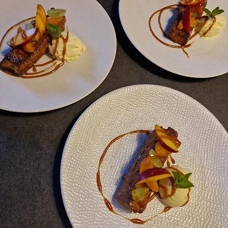 Couette-café De La Cour Campandré-Valcongrain