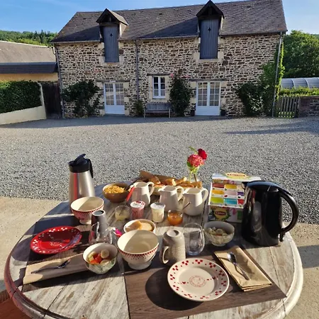 De La Cour Frühstückspension Campandré-Valcongrain