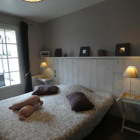 Frühstückspension De La Cour Campandré-Valcongrain