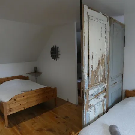 De La Cour Couette-café 4*