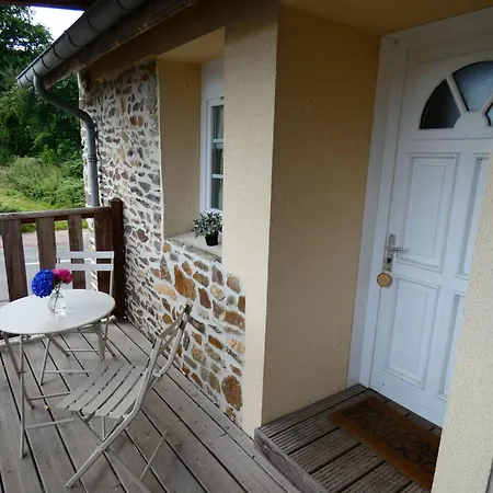 Frühstückspension De La Cour Campandré-Valcongrain