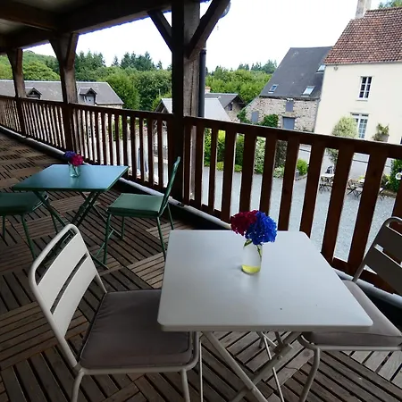 De La Cour Couette-café Campandré-Valcongrain