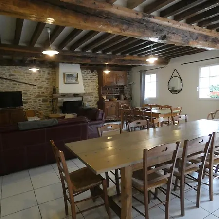 Couette-café De La Cour Campandré-Valcongrain