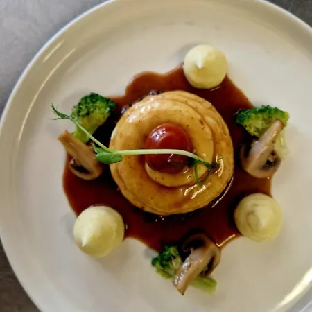 De La Cour 4* Campandré-Valcongrain