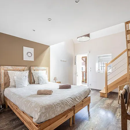 Bed & Breakfast De La Cour Campandré-Valcongrain