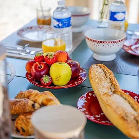 De La Cour Oda ve Kahvaltı 4*