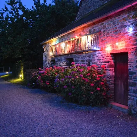 Frühstückspension De La Cour Campandré-Valcongrain