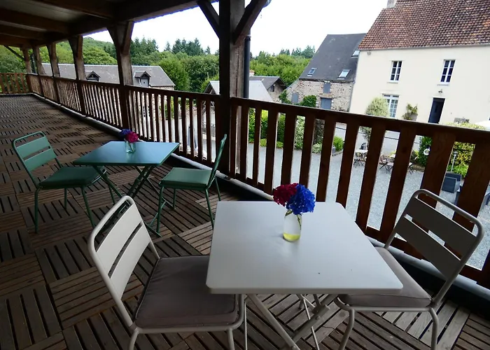 De La Cour לינה וארוחת בוקר Campandré-Valcongrain